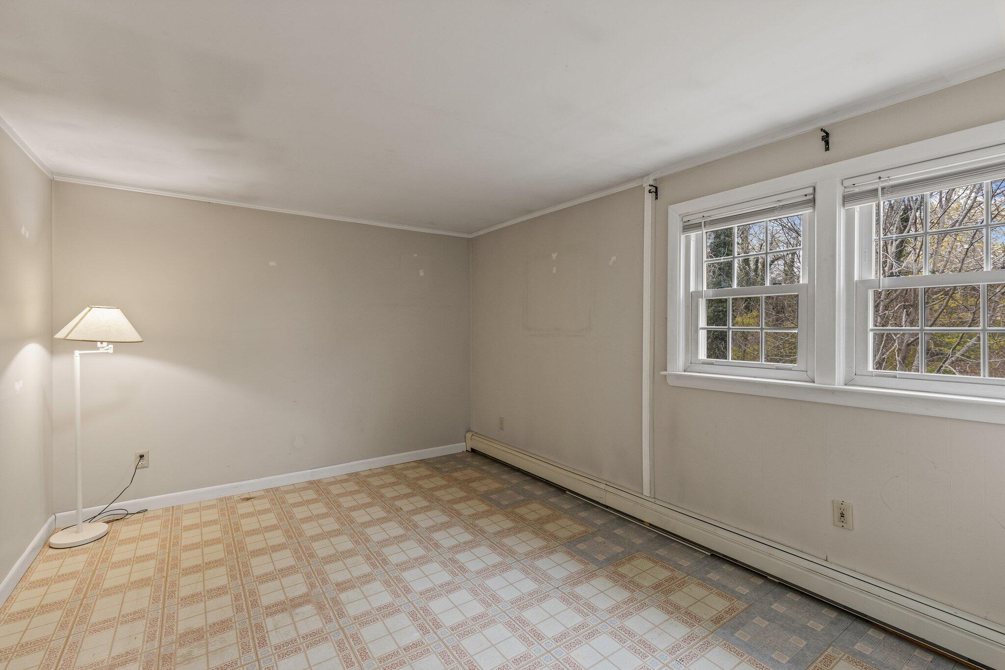 10 Vineyard Avenue