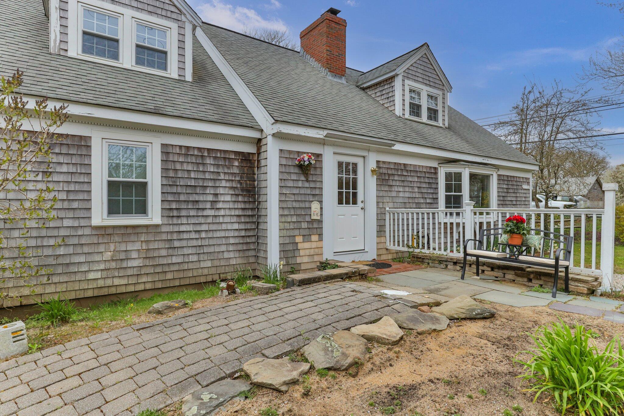 10 Vineyard Avenue