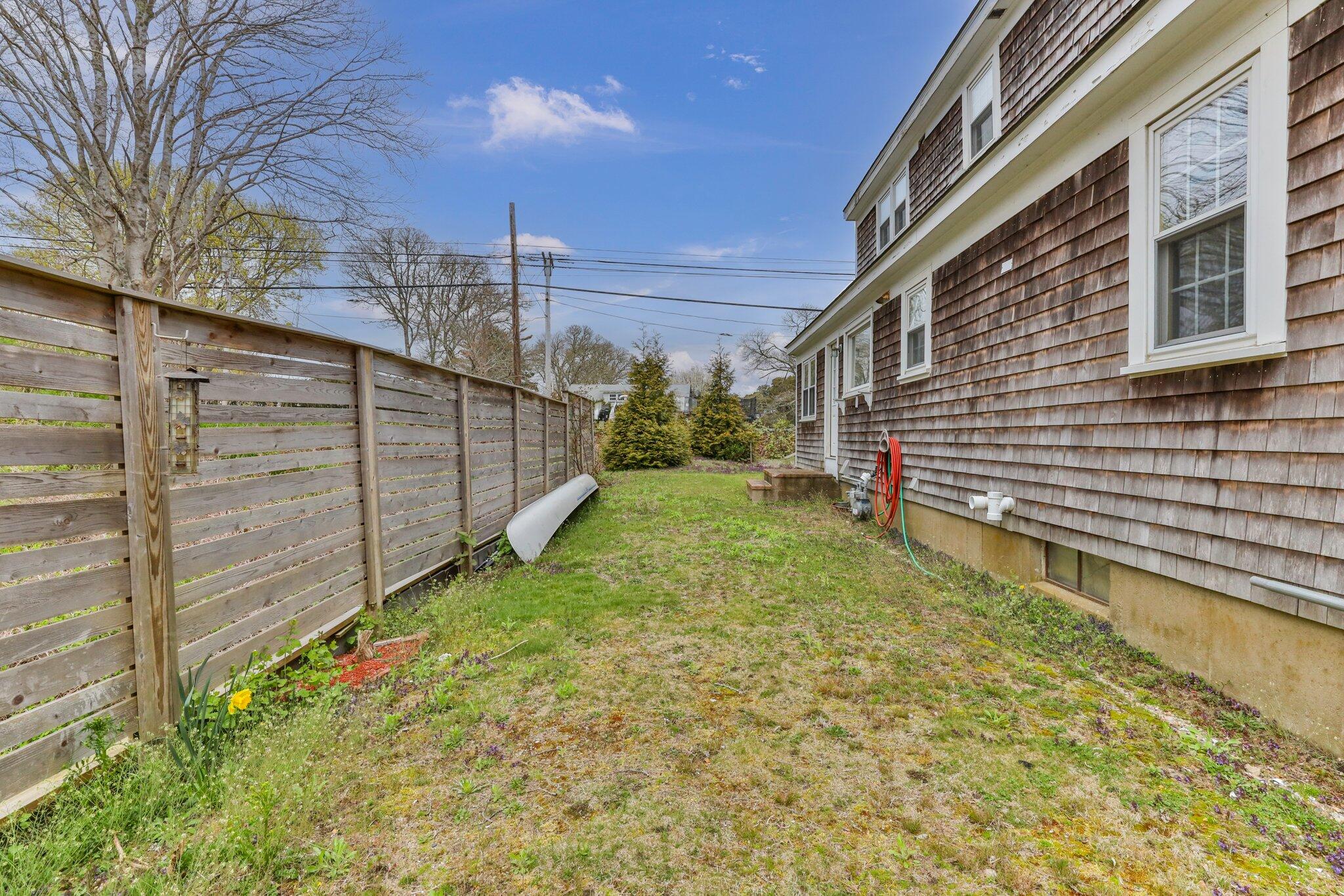 10 Vineyard Avenue