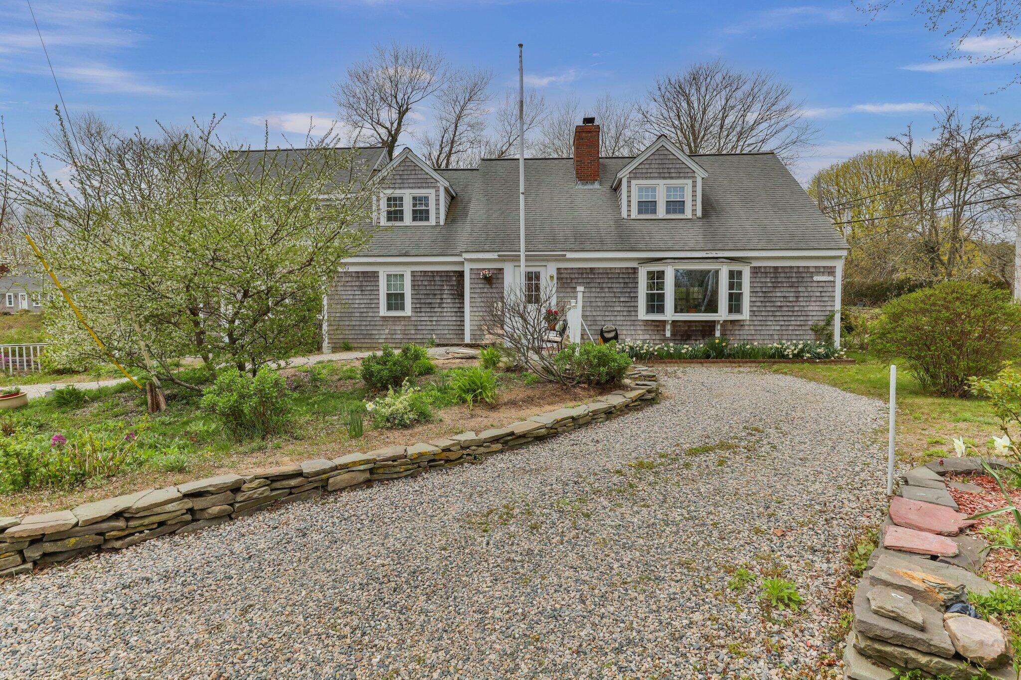 10 Vineyard Avenue