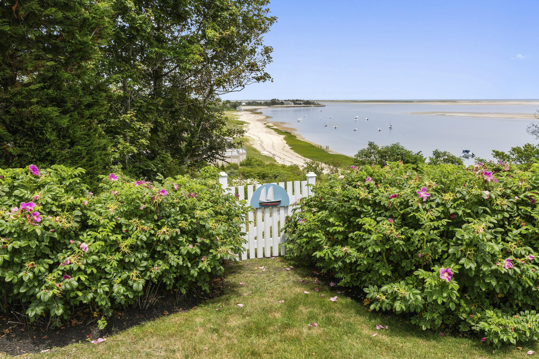 552 Shore Road