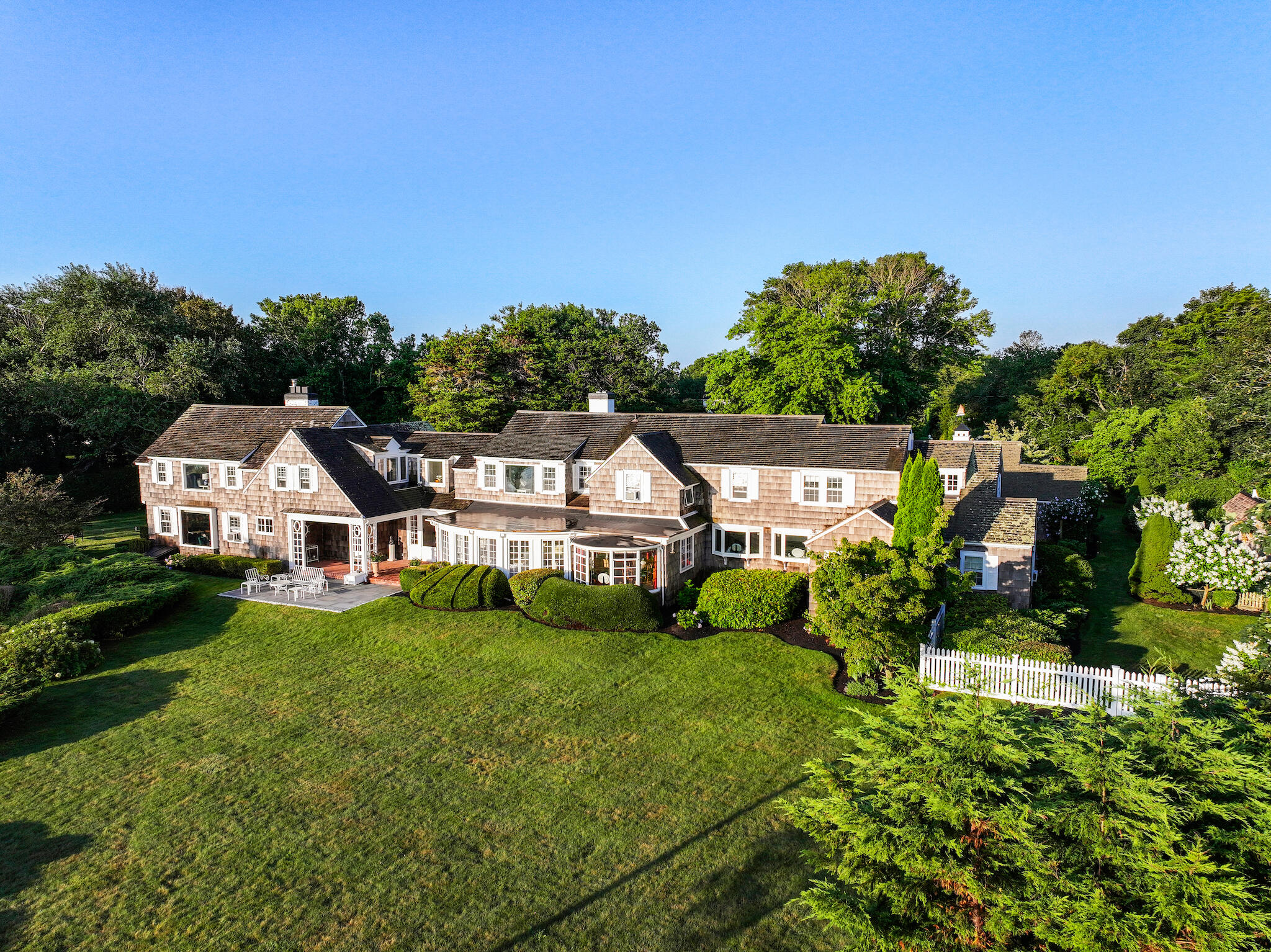 552 Shore Road