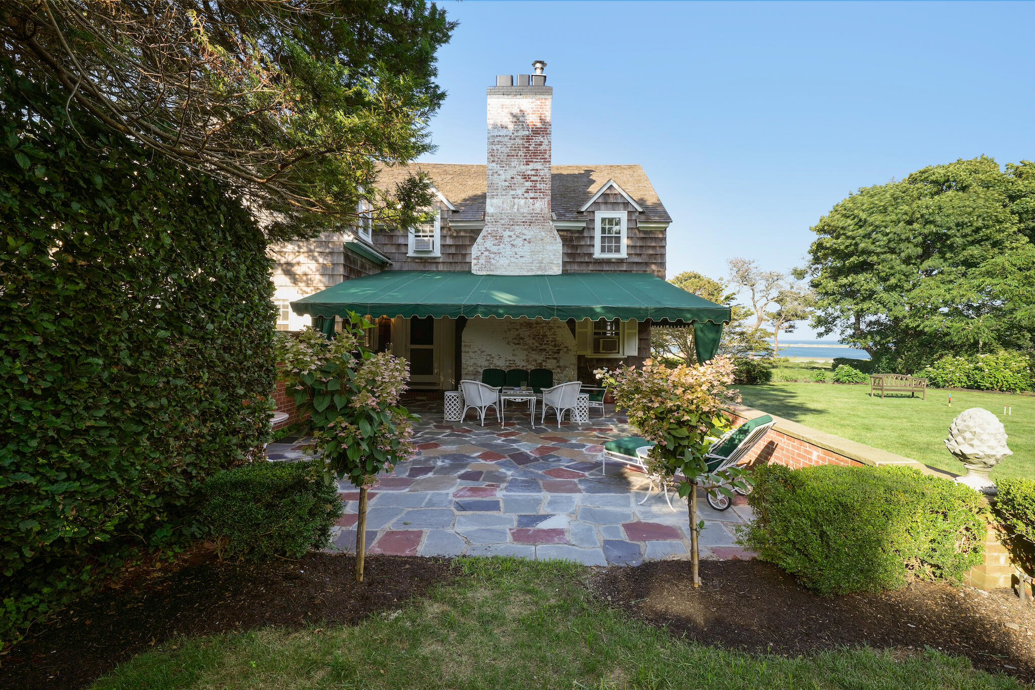 552 Shore Road