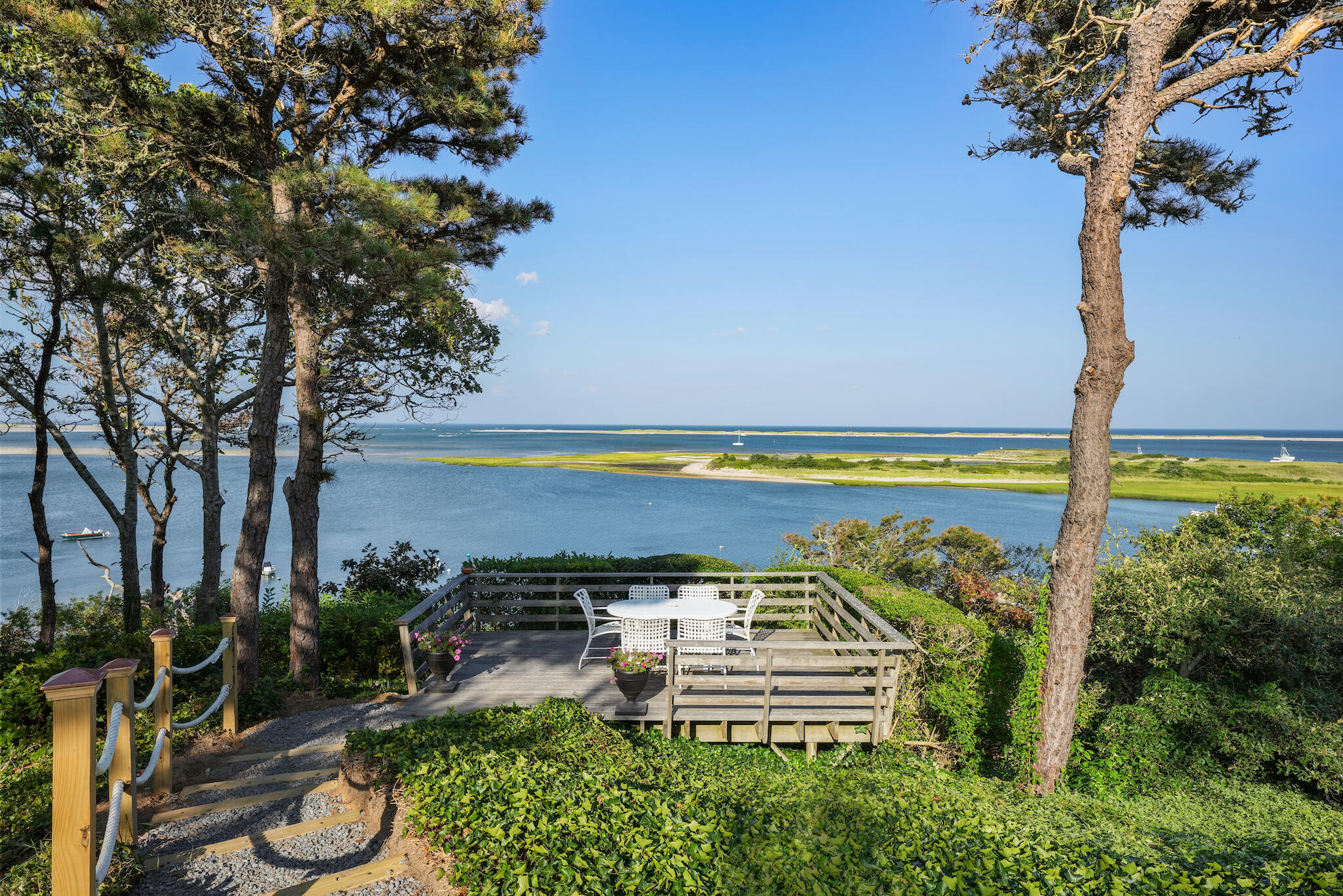 552 Shore Road