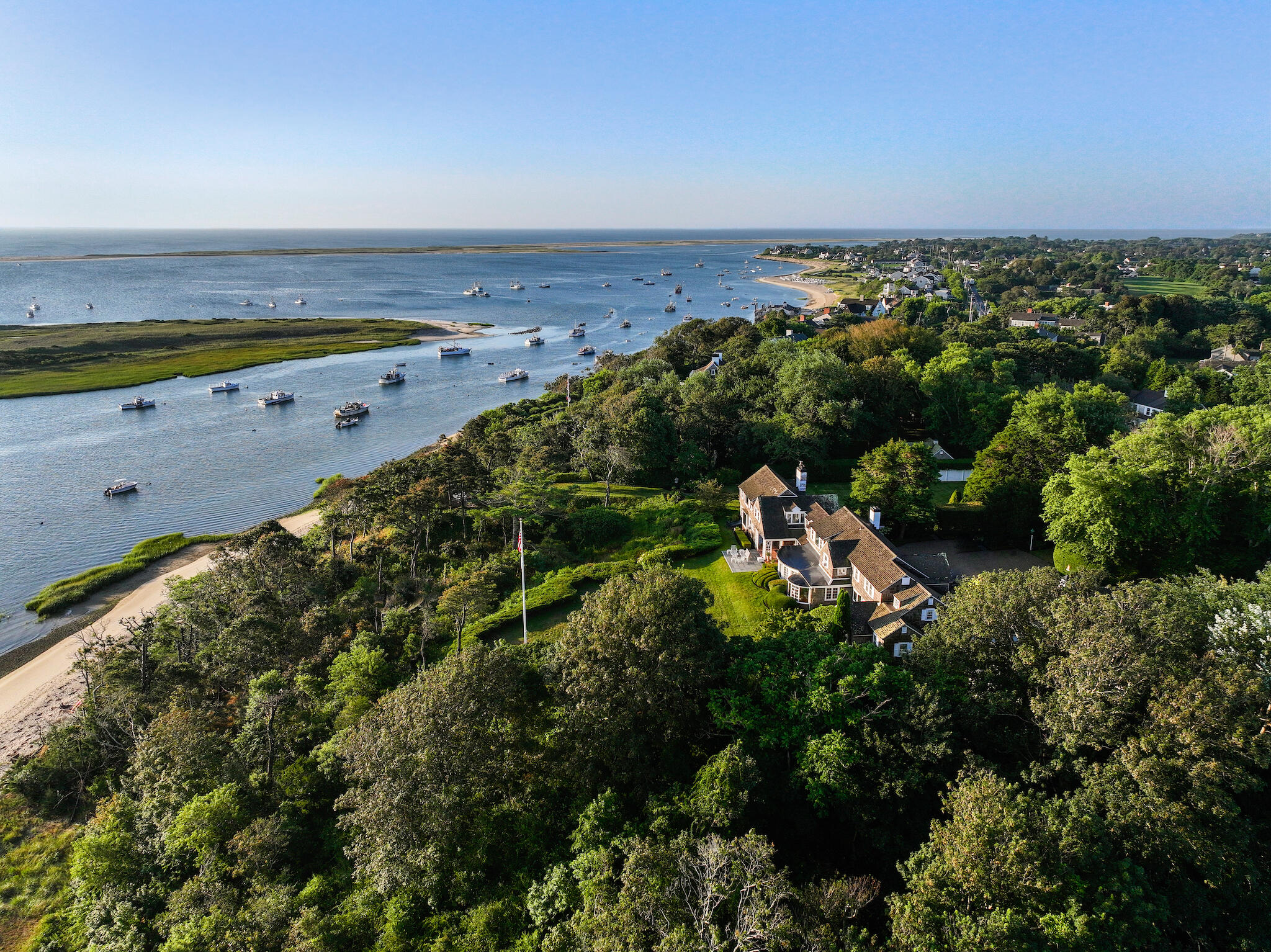 552 Shore Road