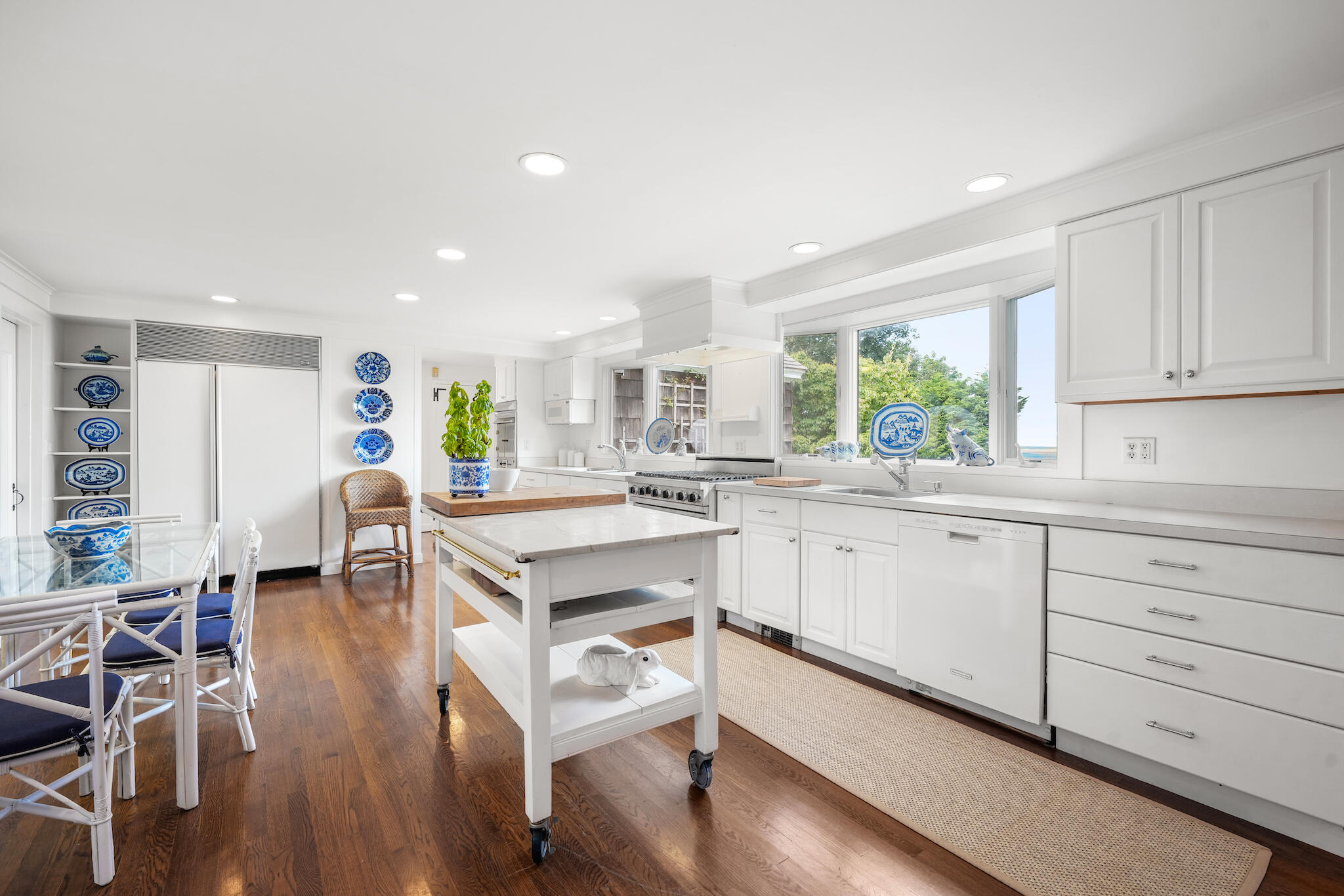 552 Shore Road