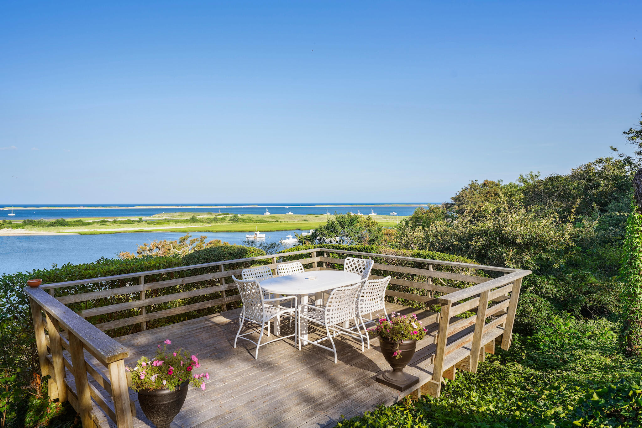552 Shore Road