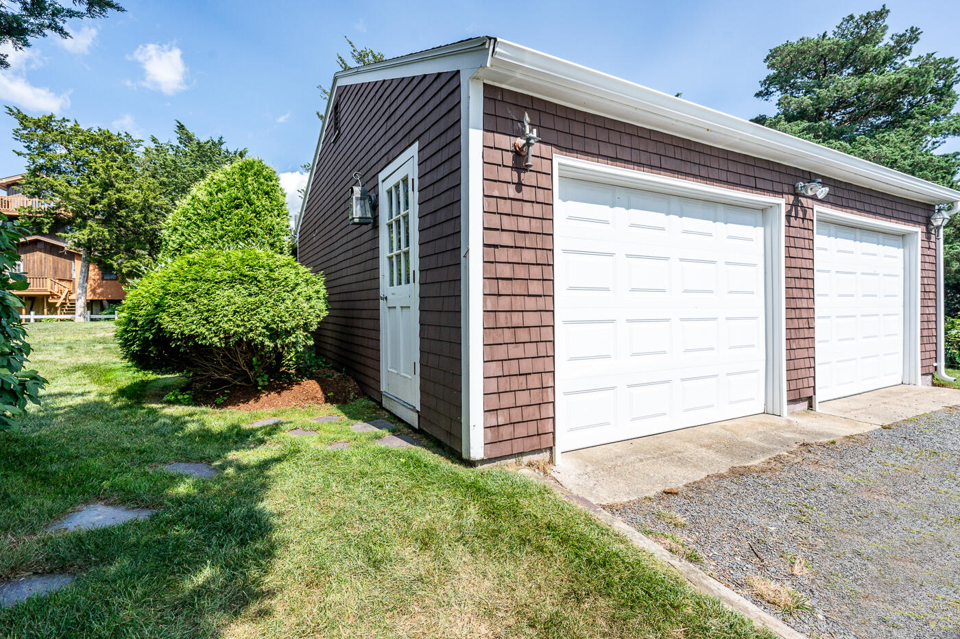 32 Cove Lane