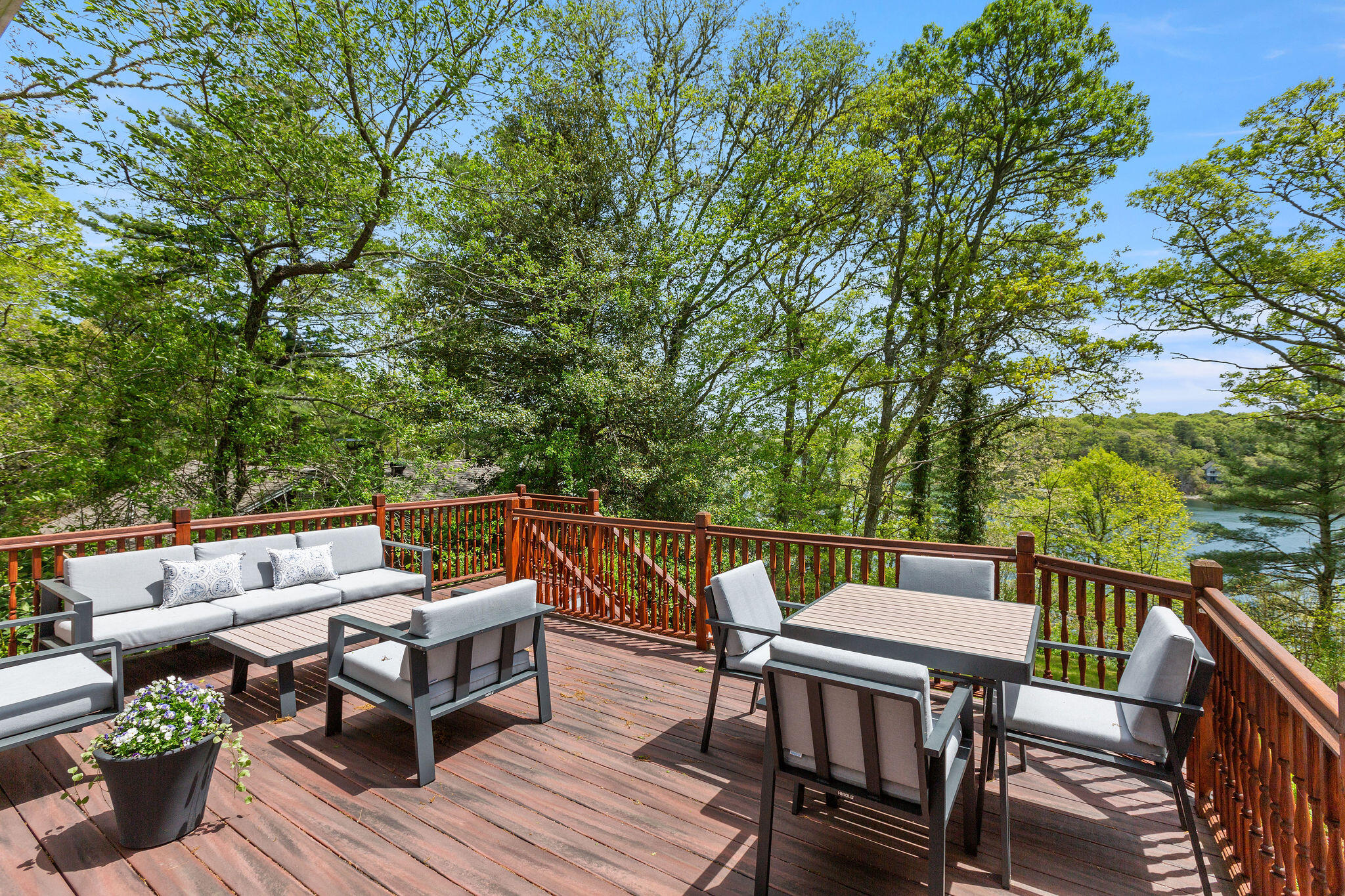 16 Teaberry Lane
