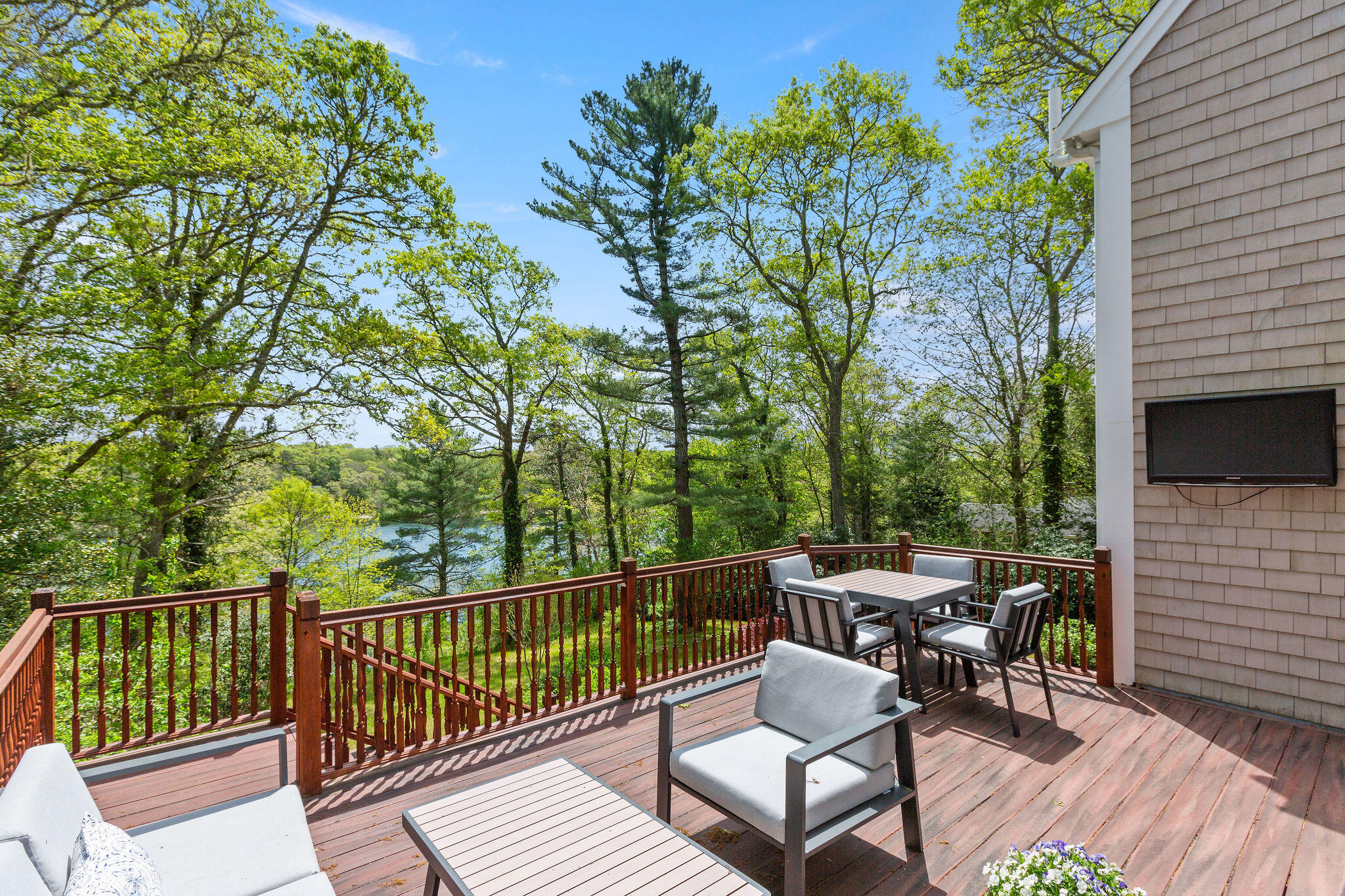 16 Teaberry Lane