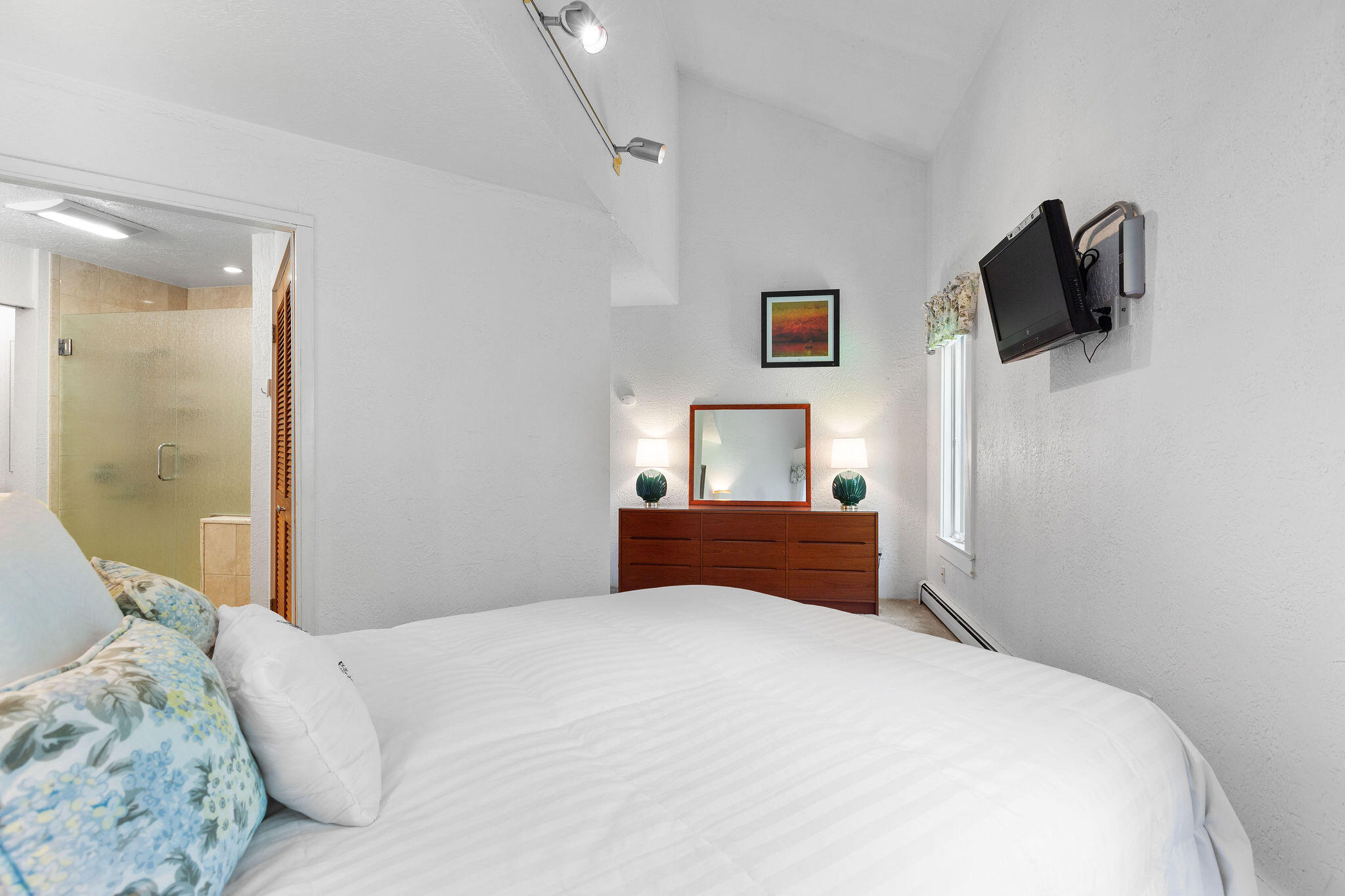 24 Sparrowhawk Road