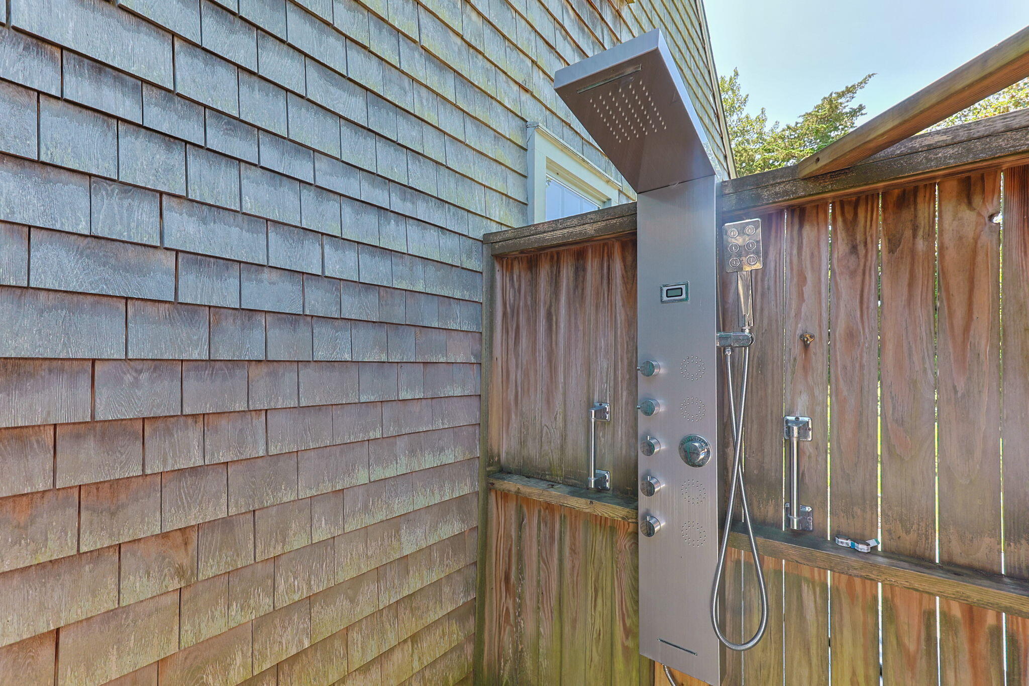591 Crowell Road