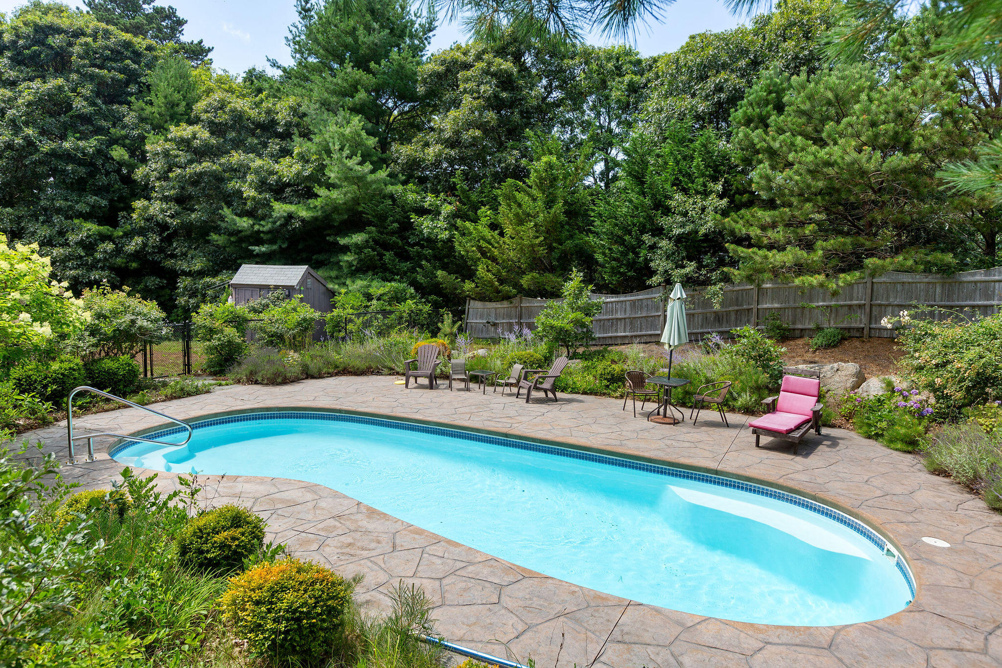 20 White Pines Drive