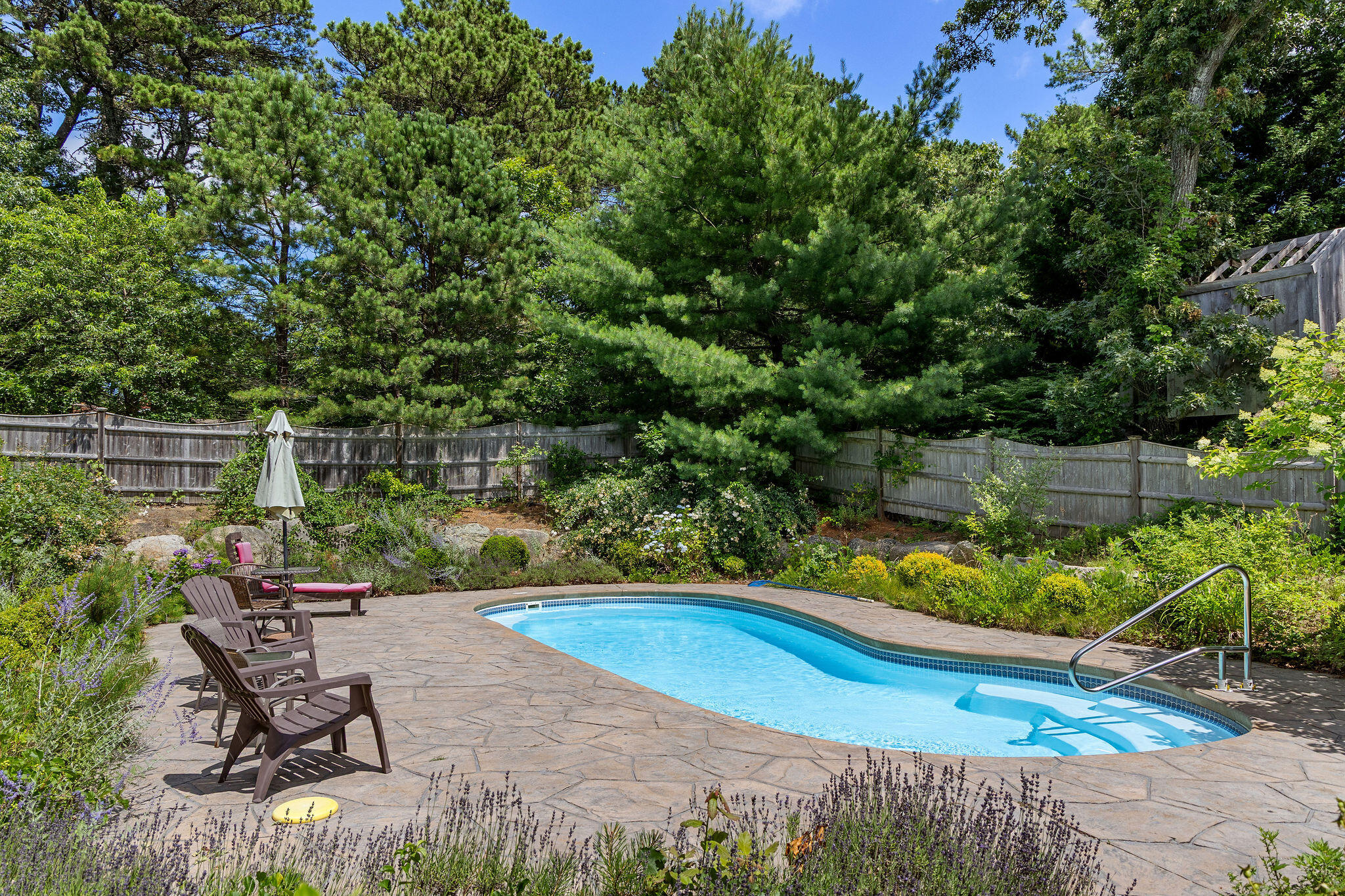 20 White Pines Drive