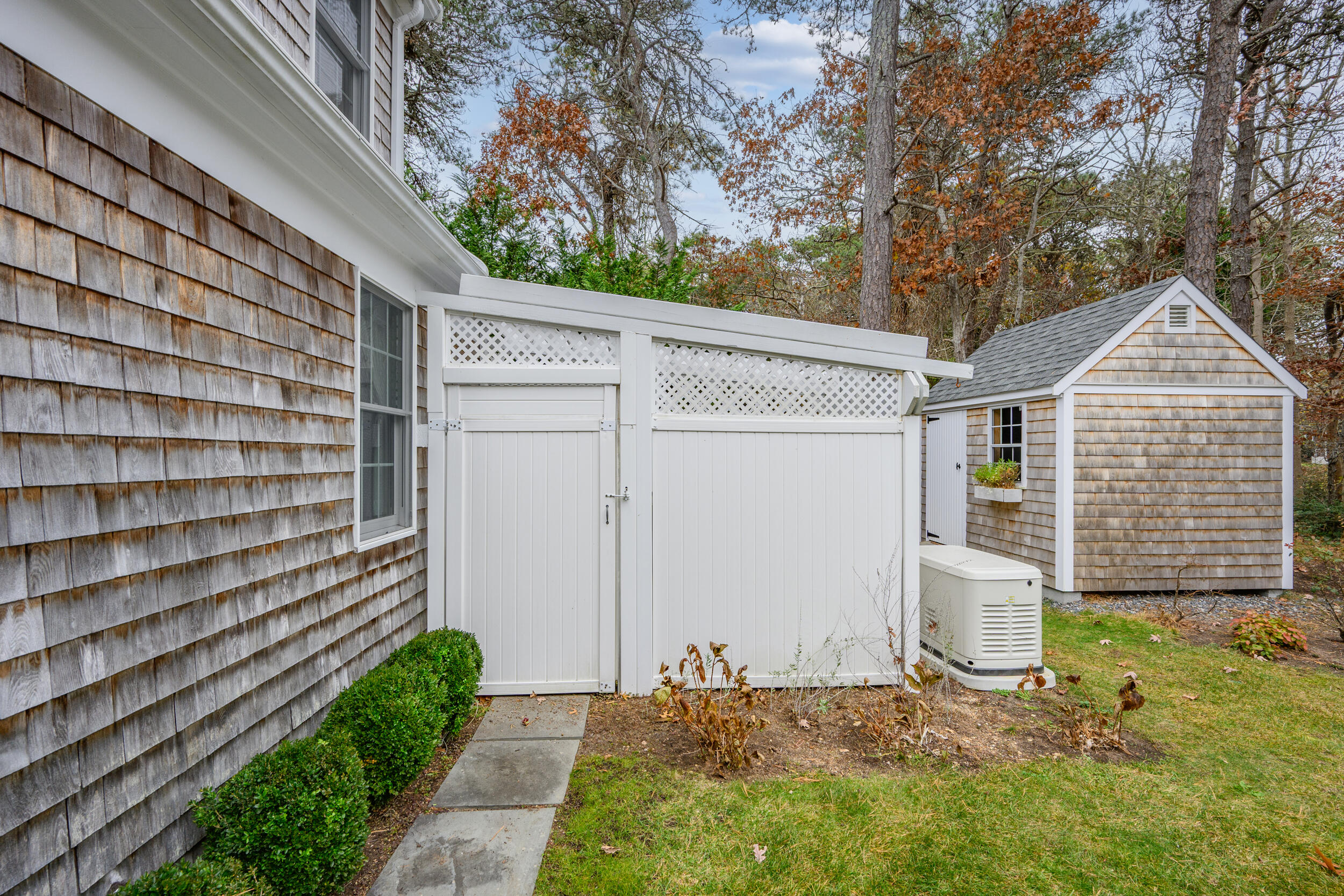 28 Lakeview Avenue