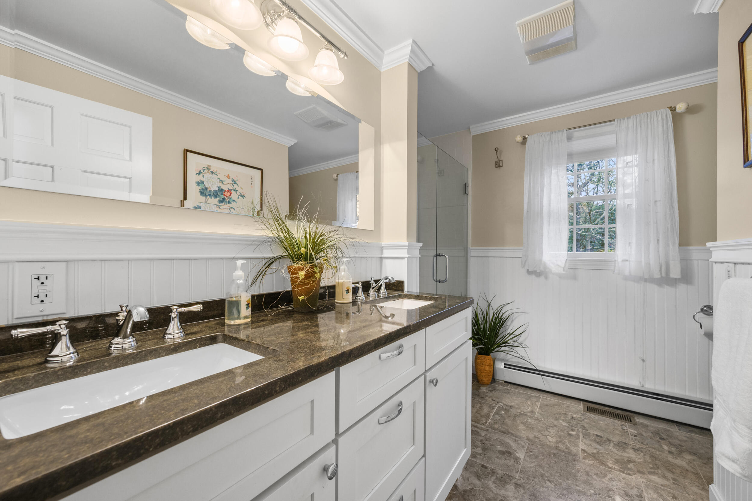 28 Lakeview Avenue