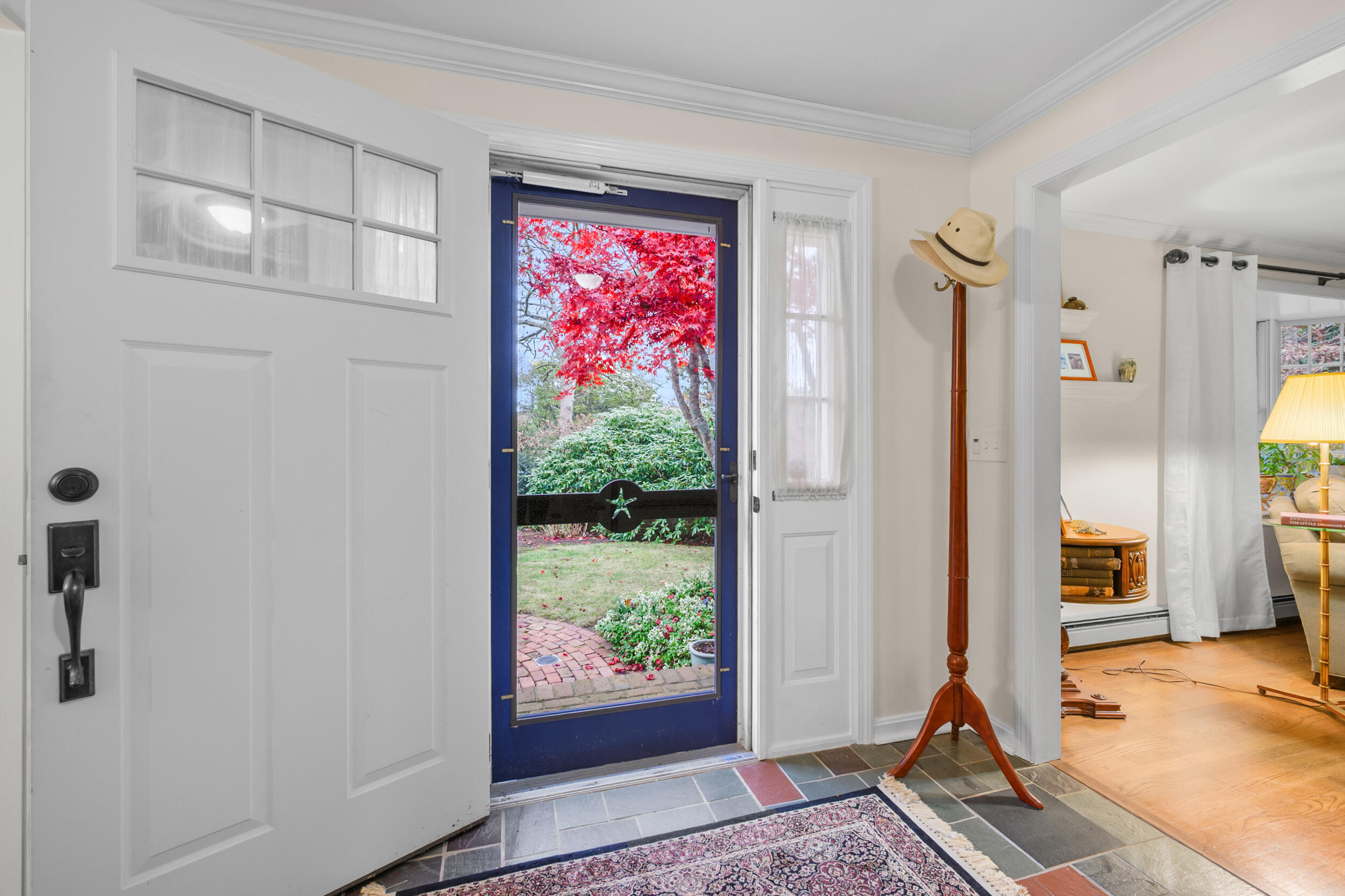 28 Lakeview Avenue