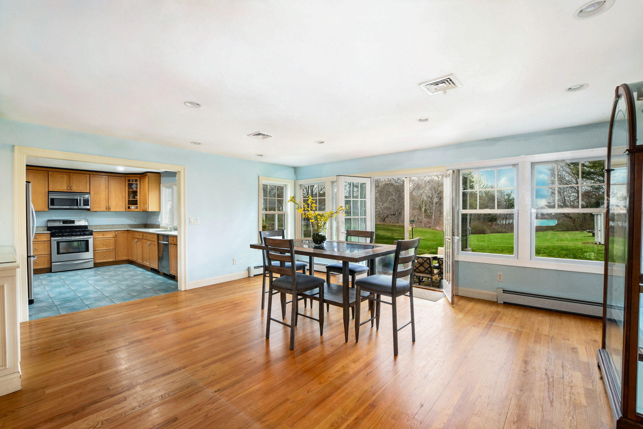 400 Davisville Road
