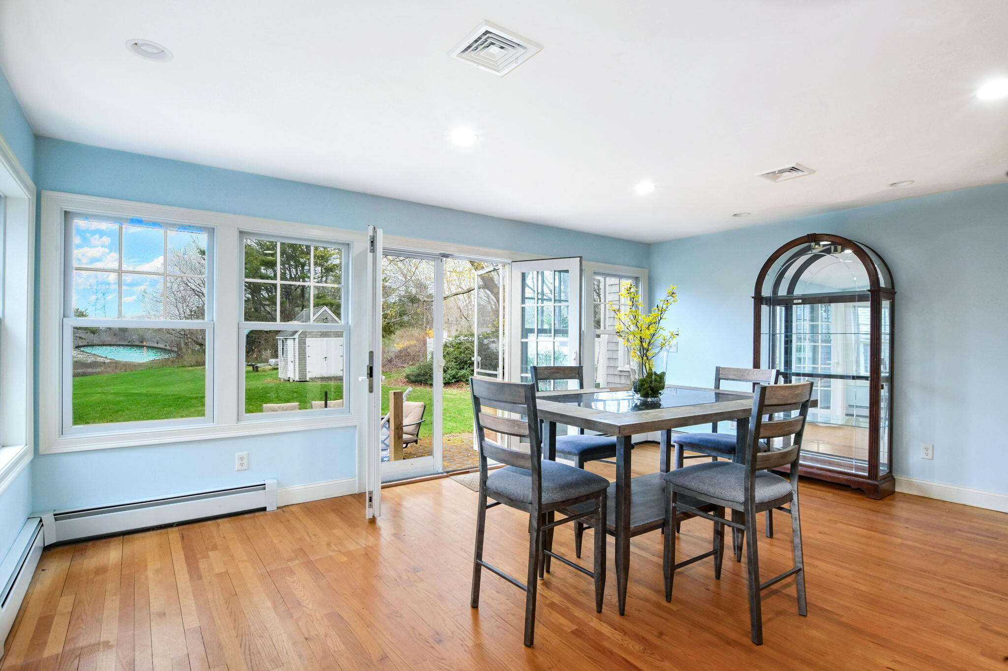 400 Davisville Road