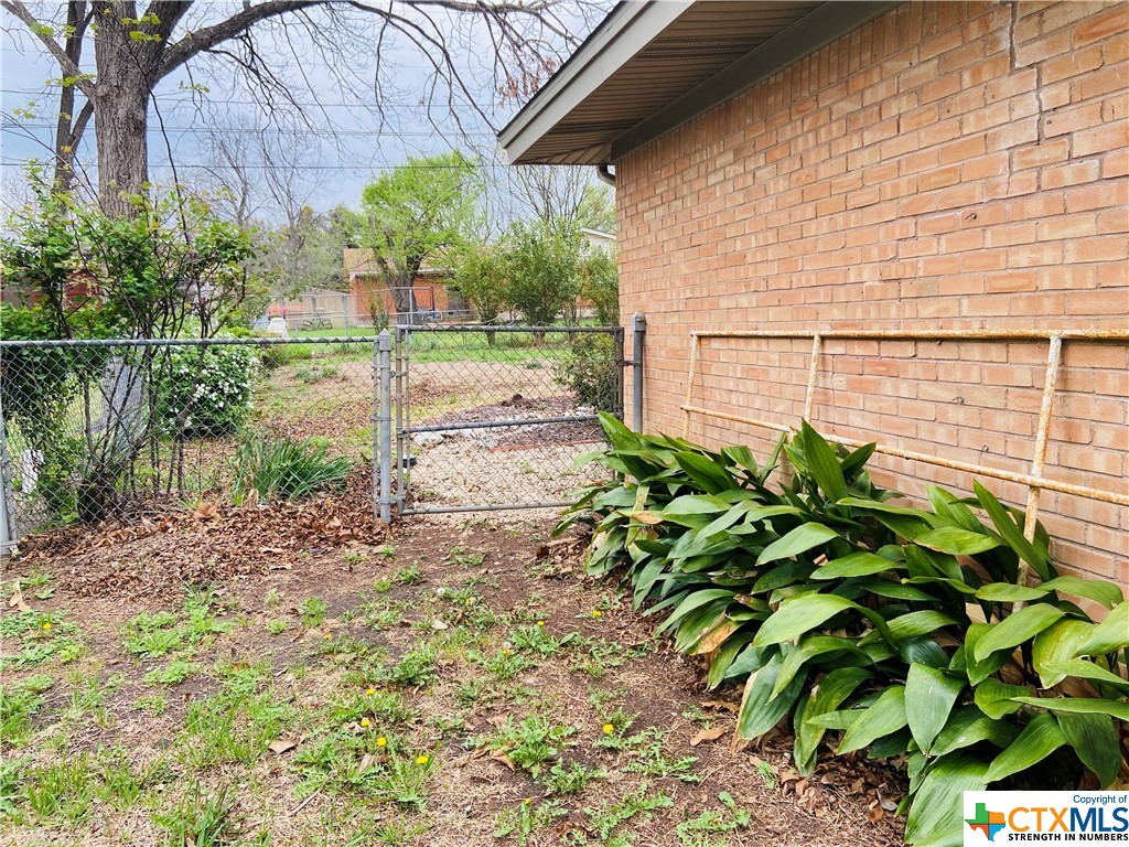 2205 S 51st Terrace Street