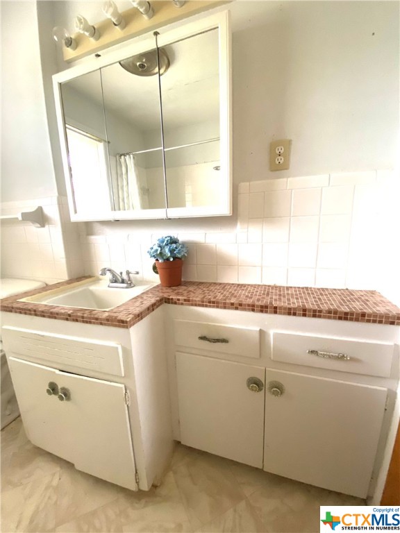 2205 S 51st Terrace Street