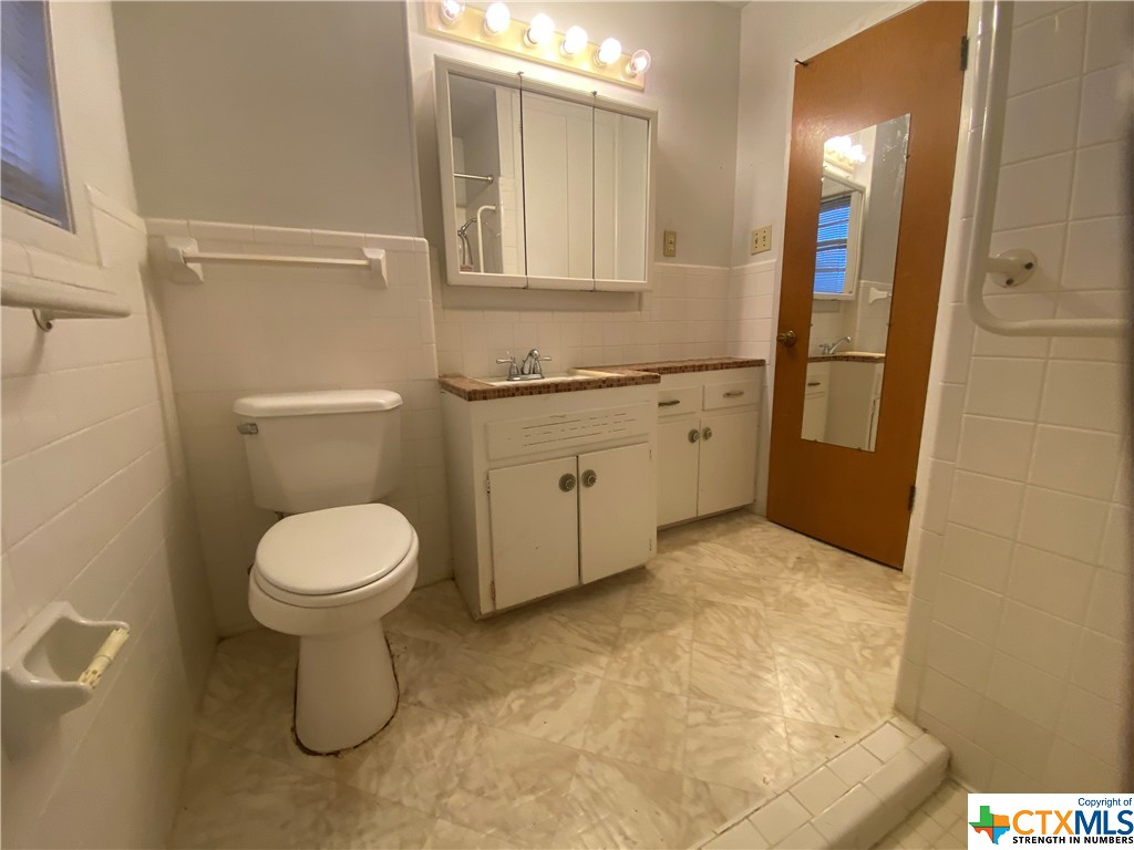 2205 S 51st Terrace Street