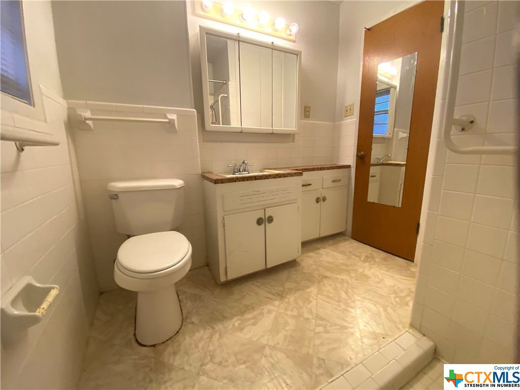 2205 S 51st Terrace Street