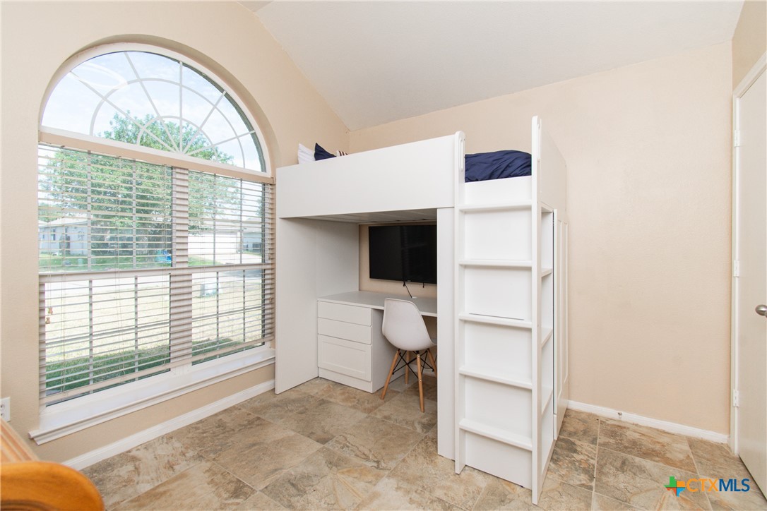 1727 Oak Chase Trail