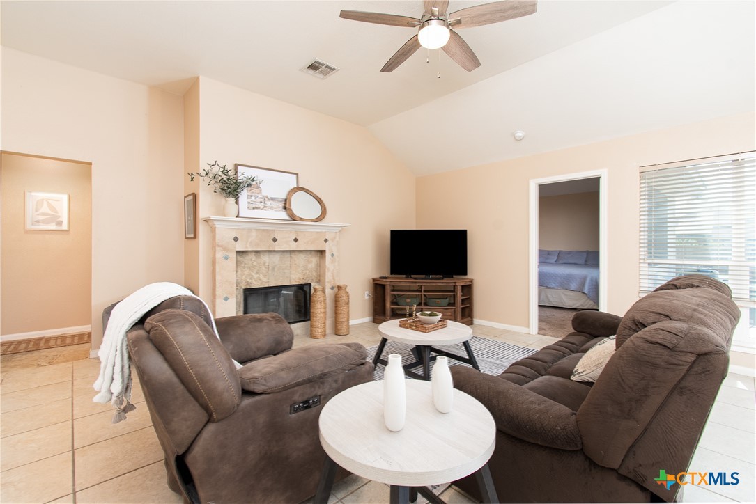 1727 Oak Chase Trail