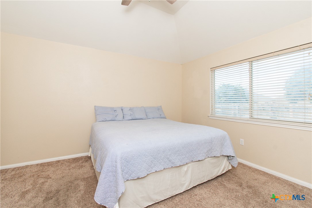 1727 Oak Chase Trail