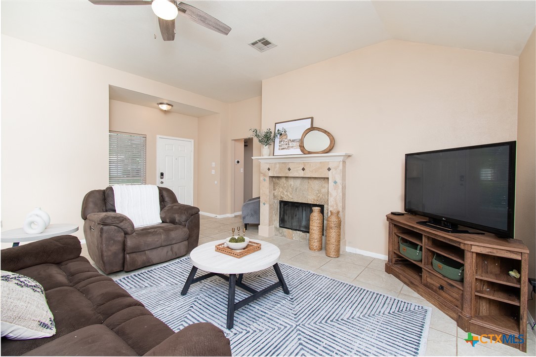 1727 Oak Chase Trail