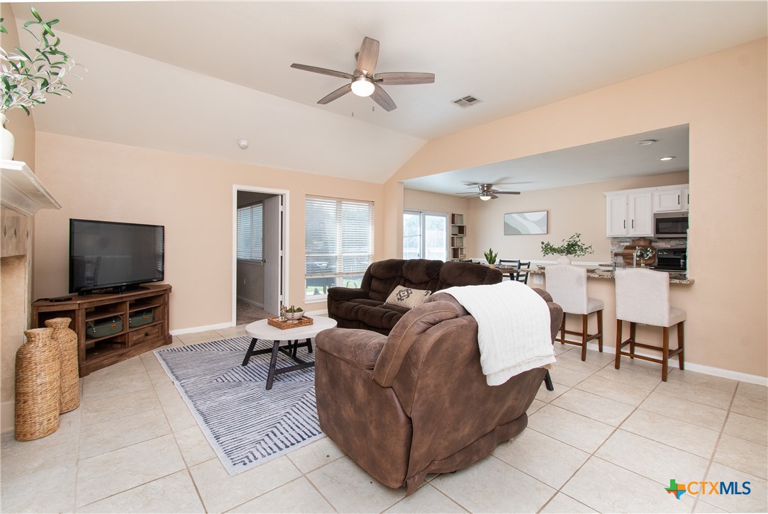 1727 Oak Chase Trail