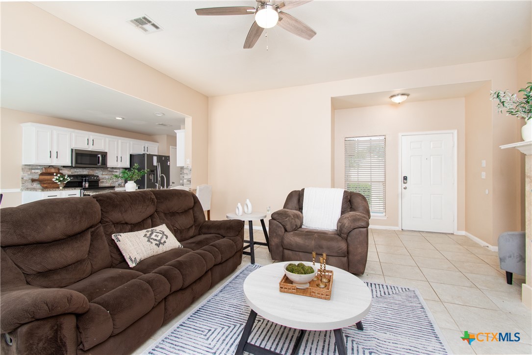 1727 Oak Chase Trail