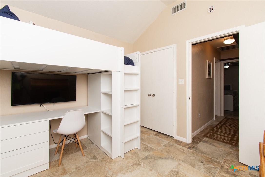 1727 Oak Chase Trail