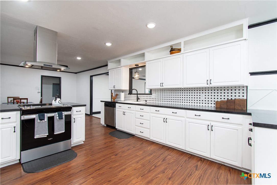 2714 Inwood Road
