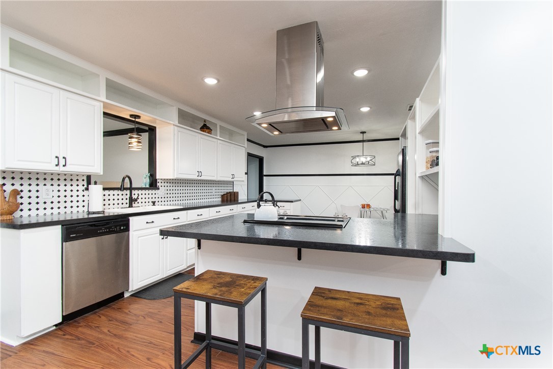 2714 Inwood Road