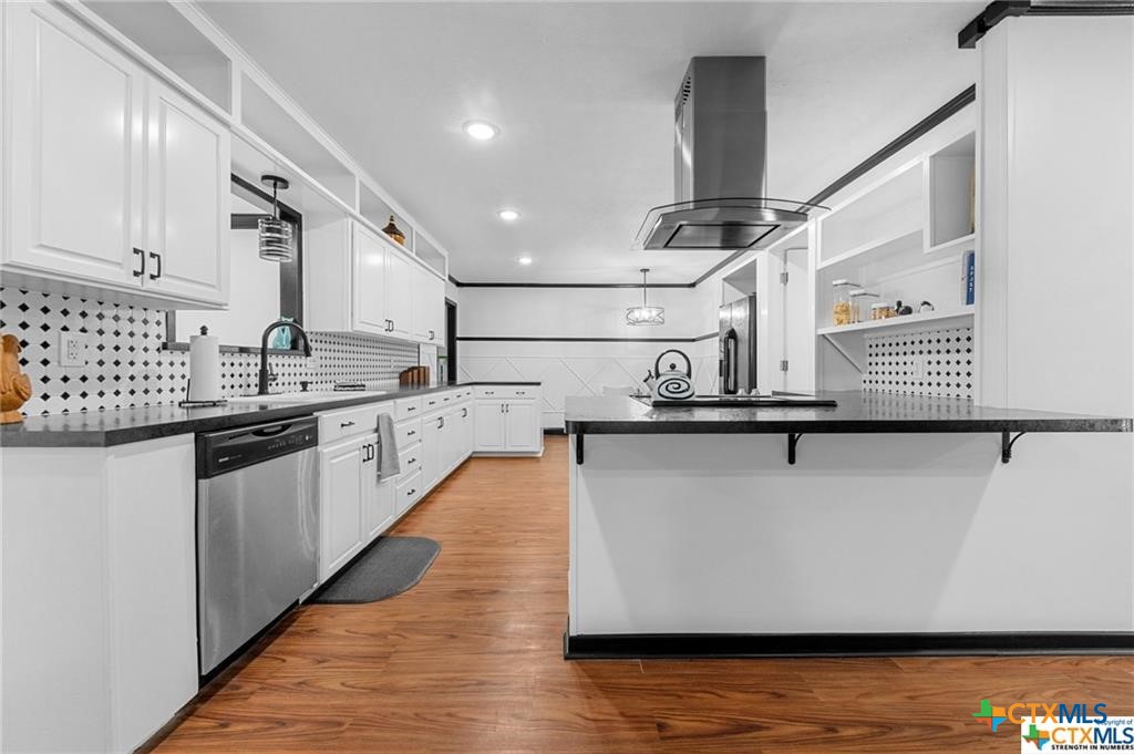 2714 Inwood Road