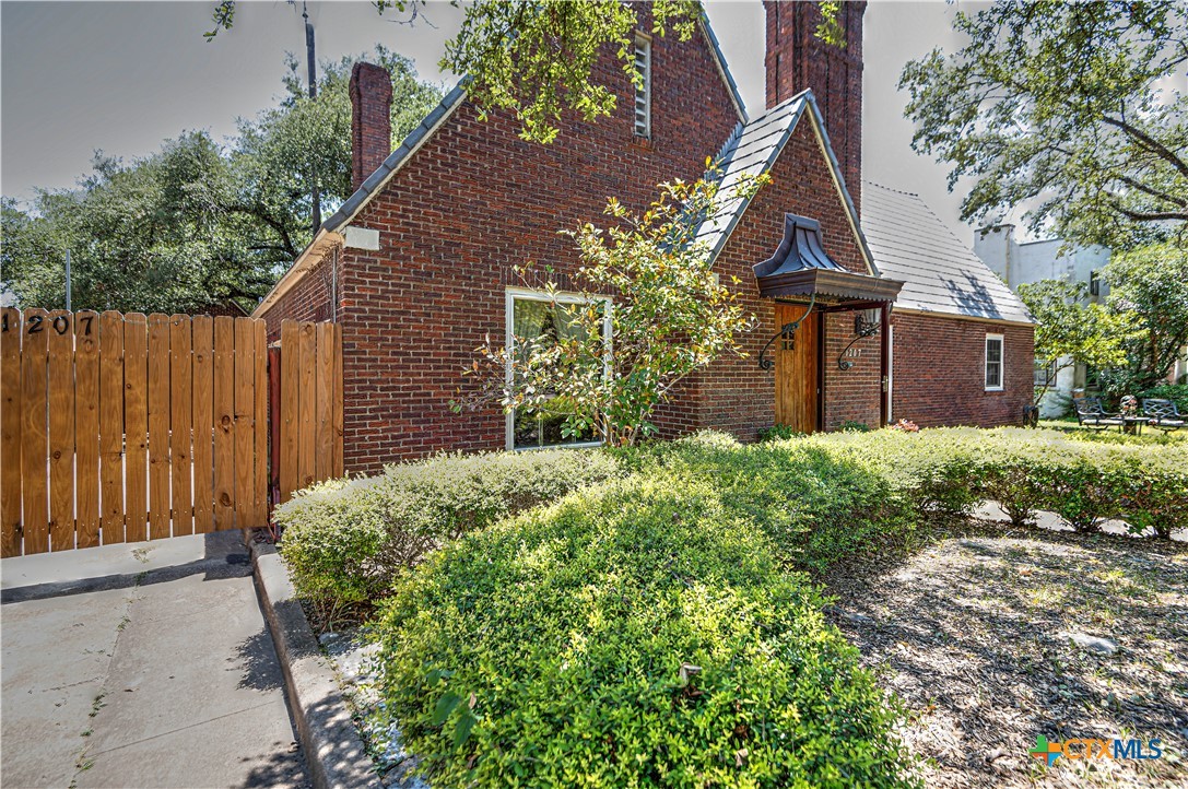 1207 N 3rd Street
