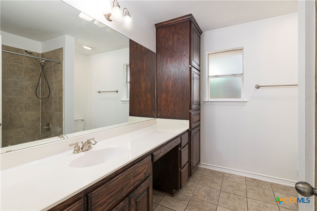 212 Choke Canyon Cove