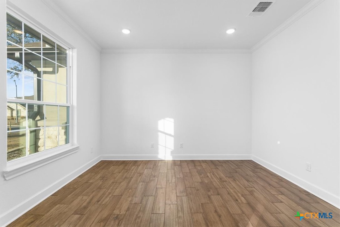 4121 TURNING LEAF Drive