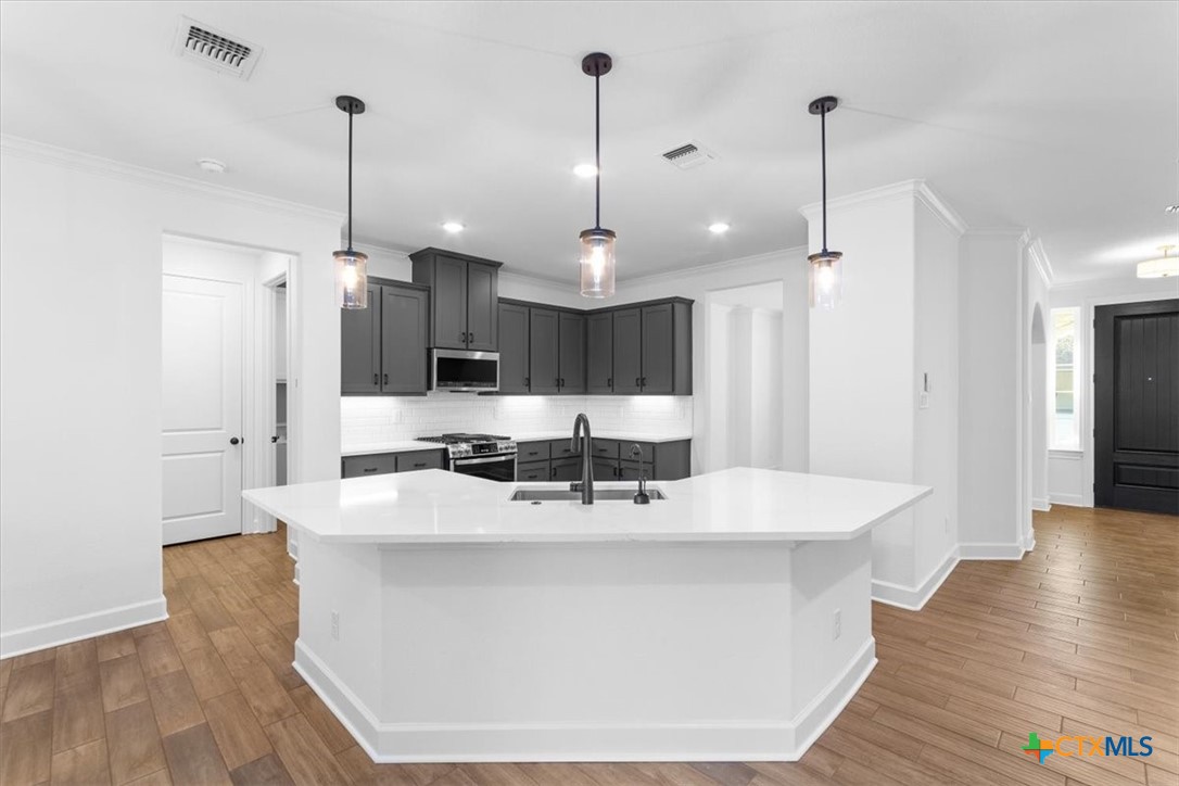 4121 TURNING LEAF Drive