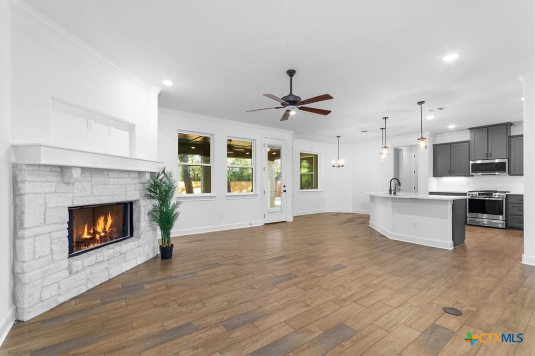 4121 TURNING LEAF Drive