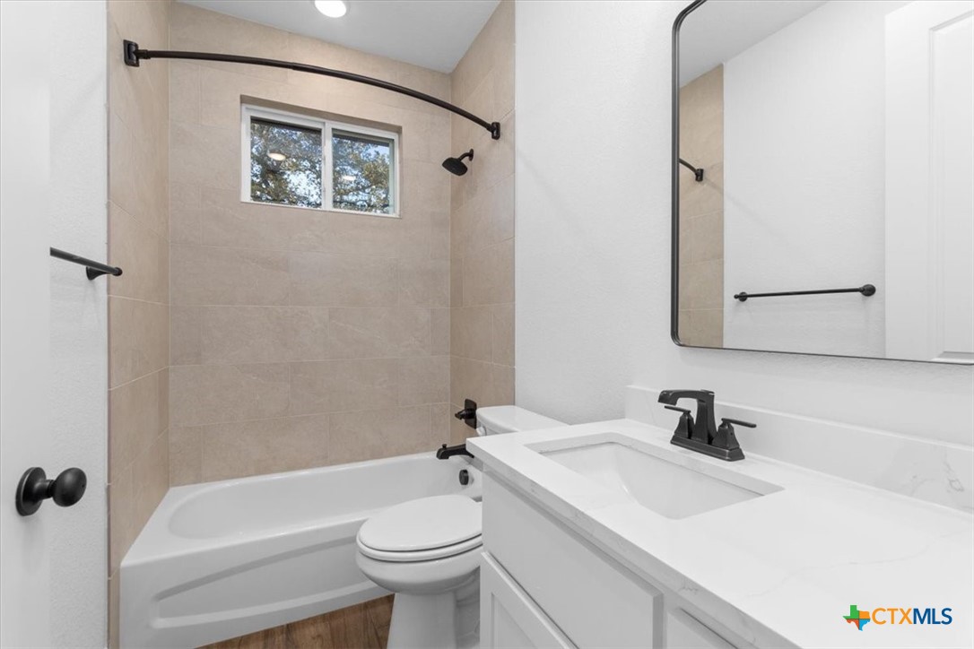 4121 TURNING LEAF Drive