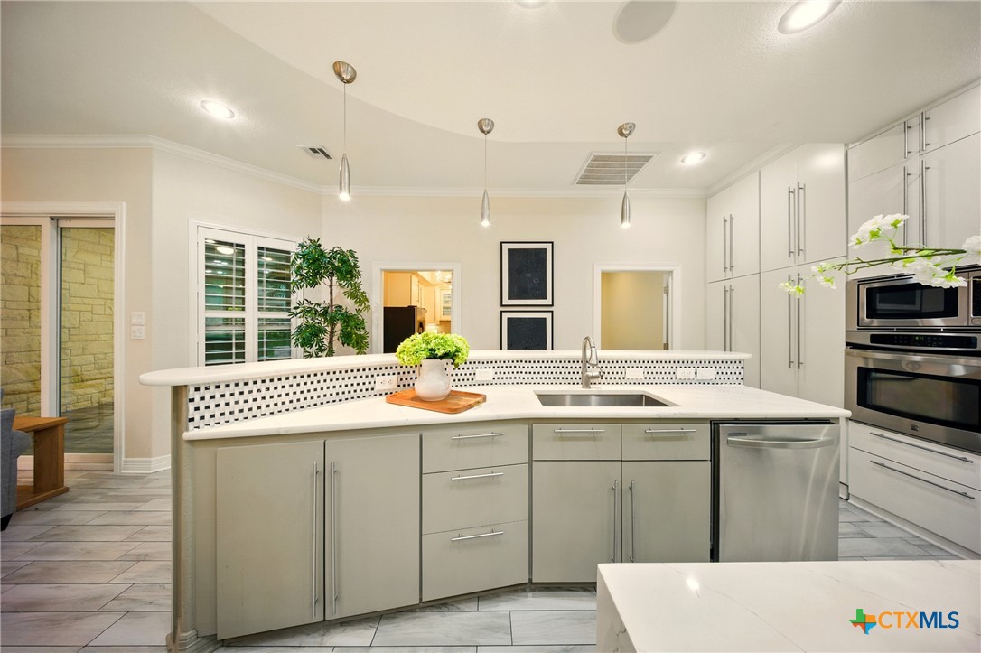 1127 Redleaf Drive