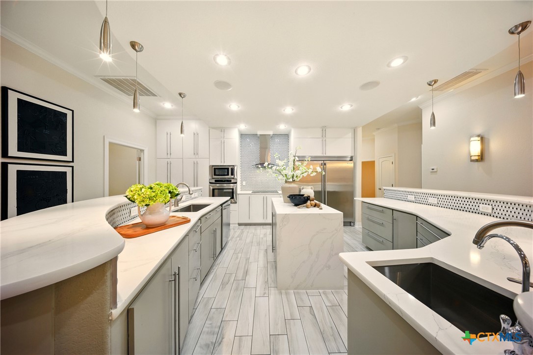 1127 Redleaf Drive