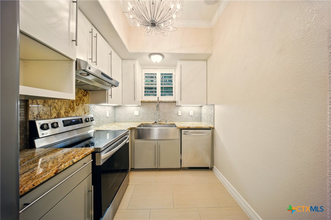 1127 Redleaf Drive