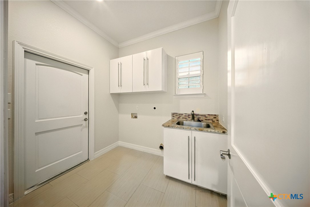1127 Redleaf Drive