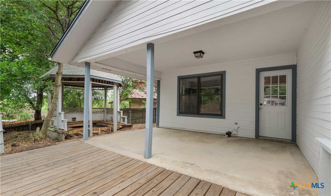 1606 Cedar Oaks Lane