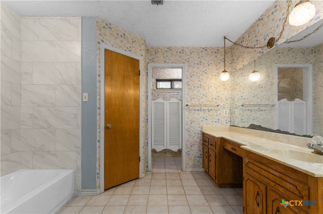 1606 Cedar Oaks Lane