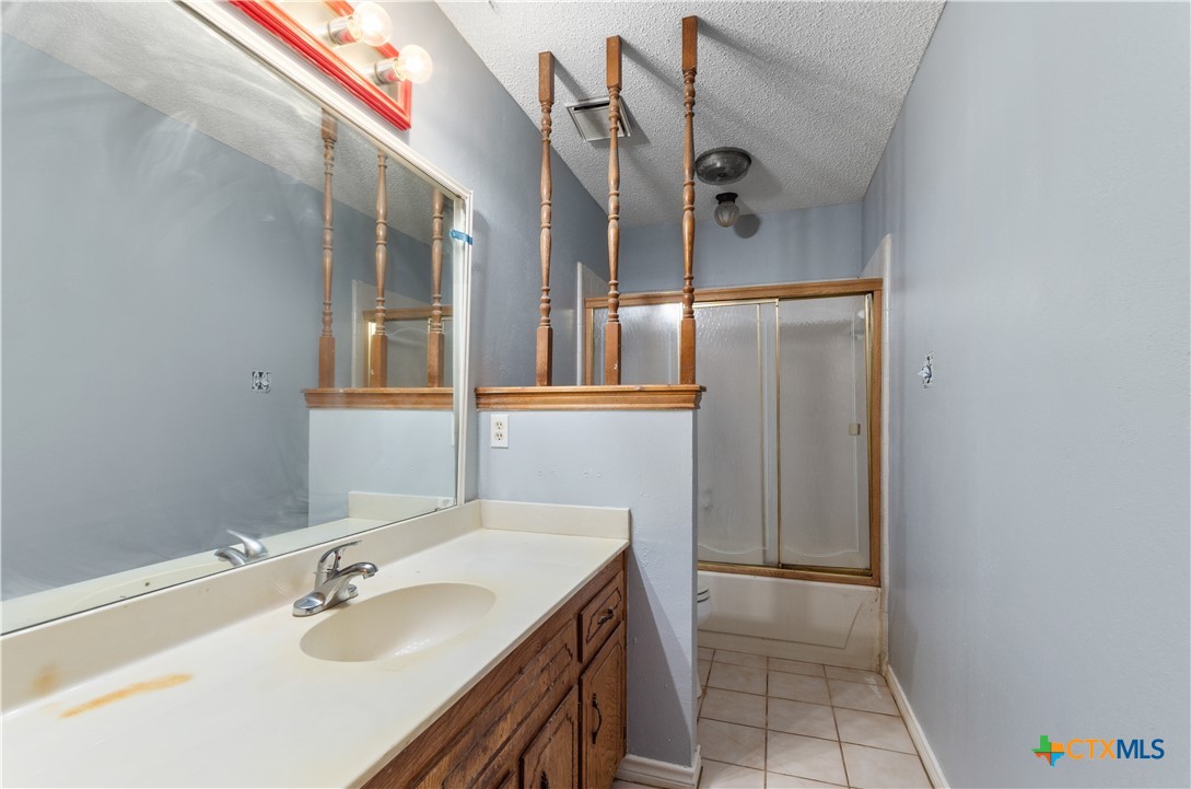 1606 Cedar Oaks Lane